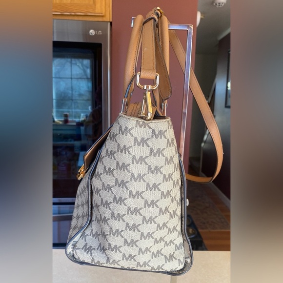 MICHAEL KORS Signature Saffiano Leather Satchel, GUC - Picture 4 of 16